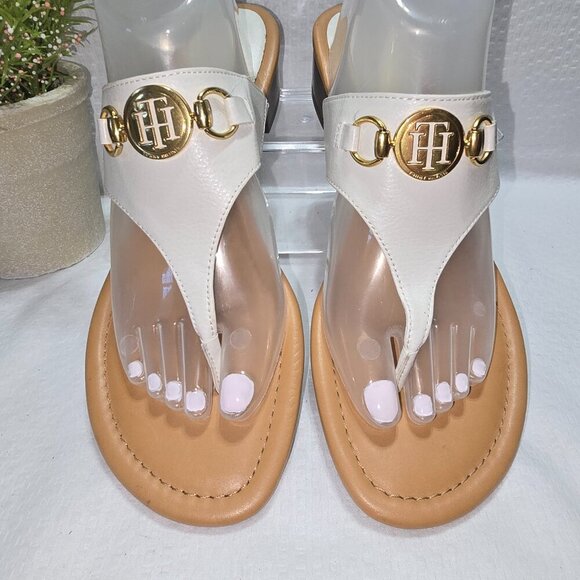 WHITE TOMMY HILFIGER THONG SANDAL GOLD MEDALLION ON FRONT WOMEN SIZE 11 - Picture 1 of 6